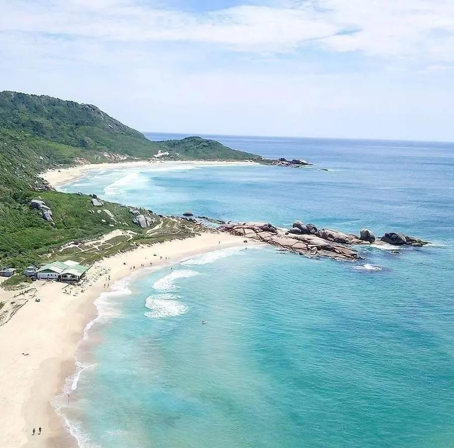 Pousada Dunas Da Joaquina Suites フロリアノポリス アパート